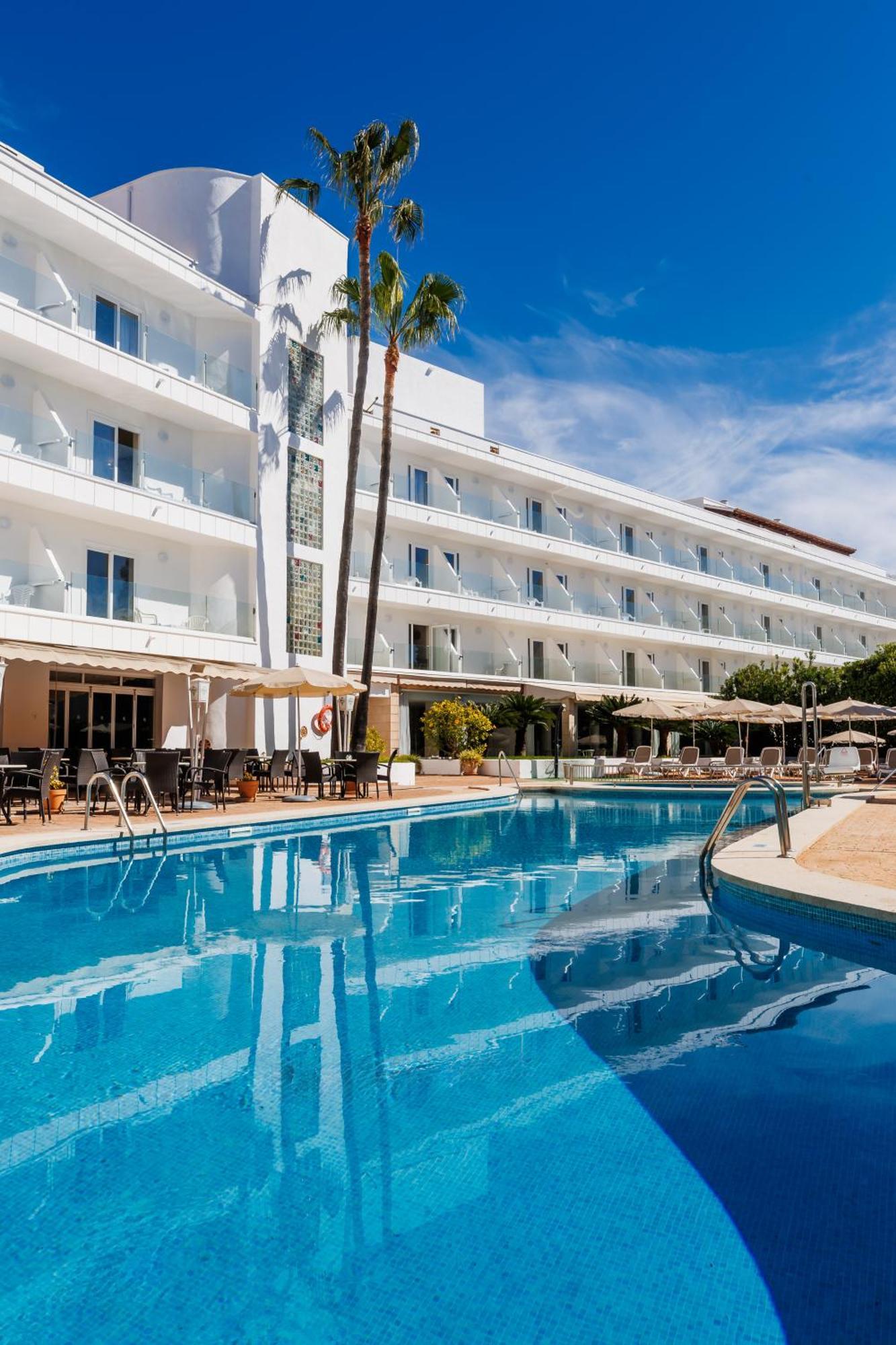 Hotel Alondra Cala Ratjada  Buitenkant foto