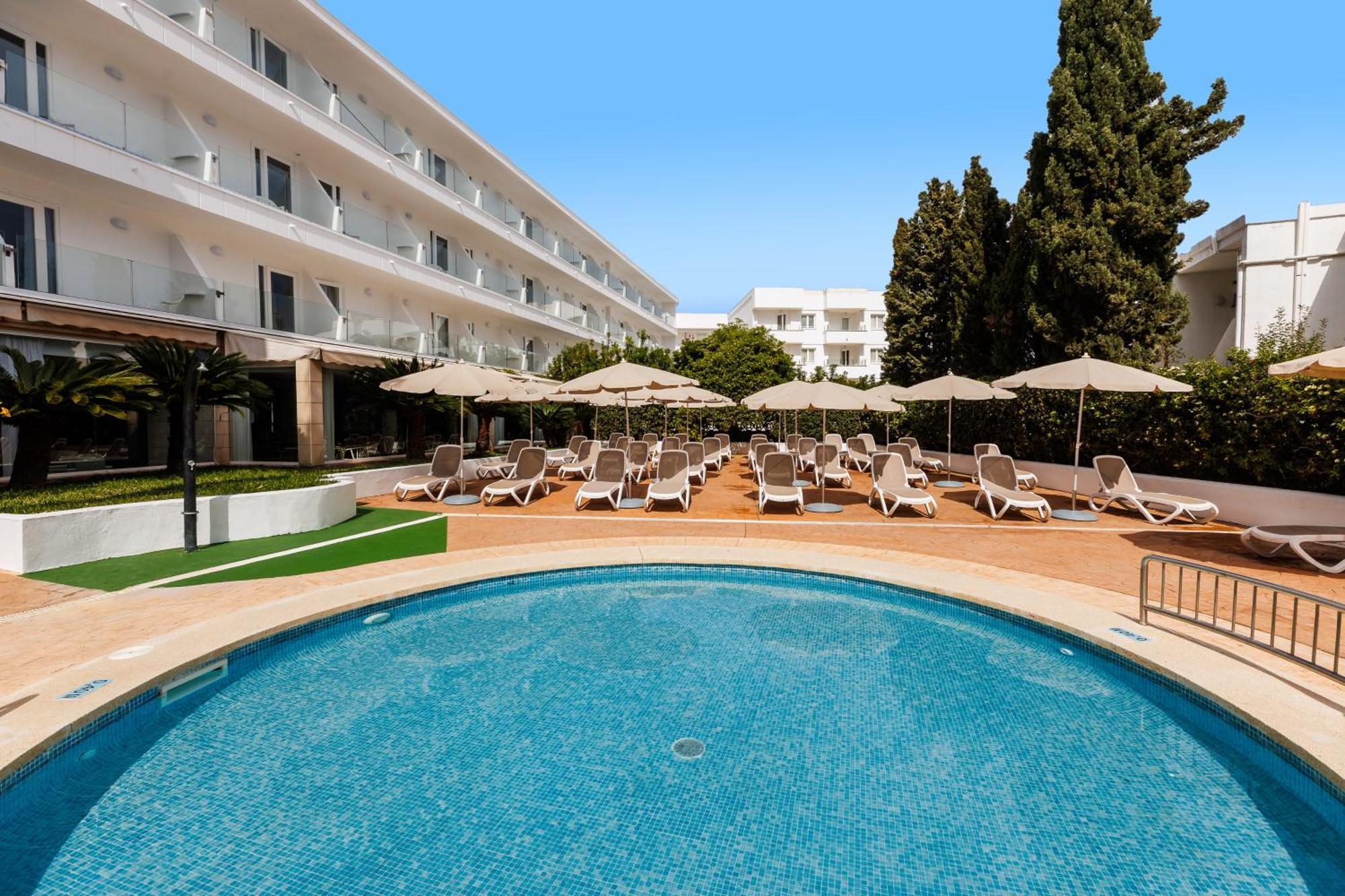 Hotel Alondra Cala Ratjada  Buitenkant foto
