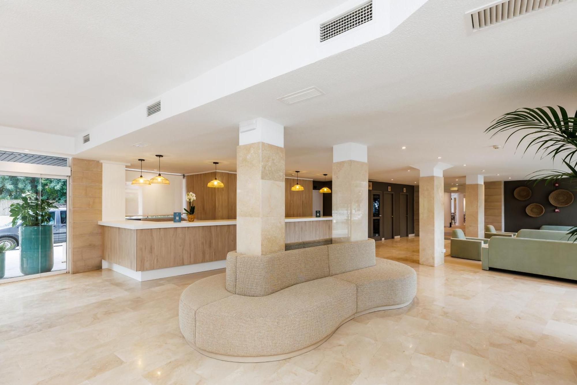 Hotel Alondra Cala Ratjada  Buitenkant foto
