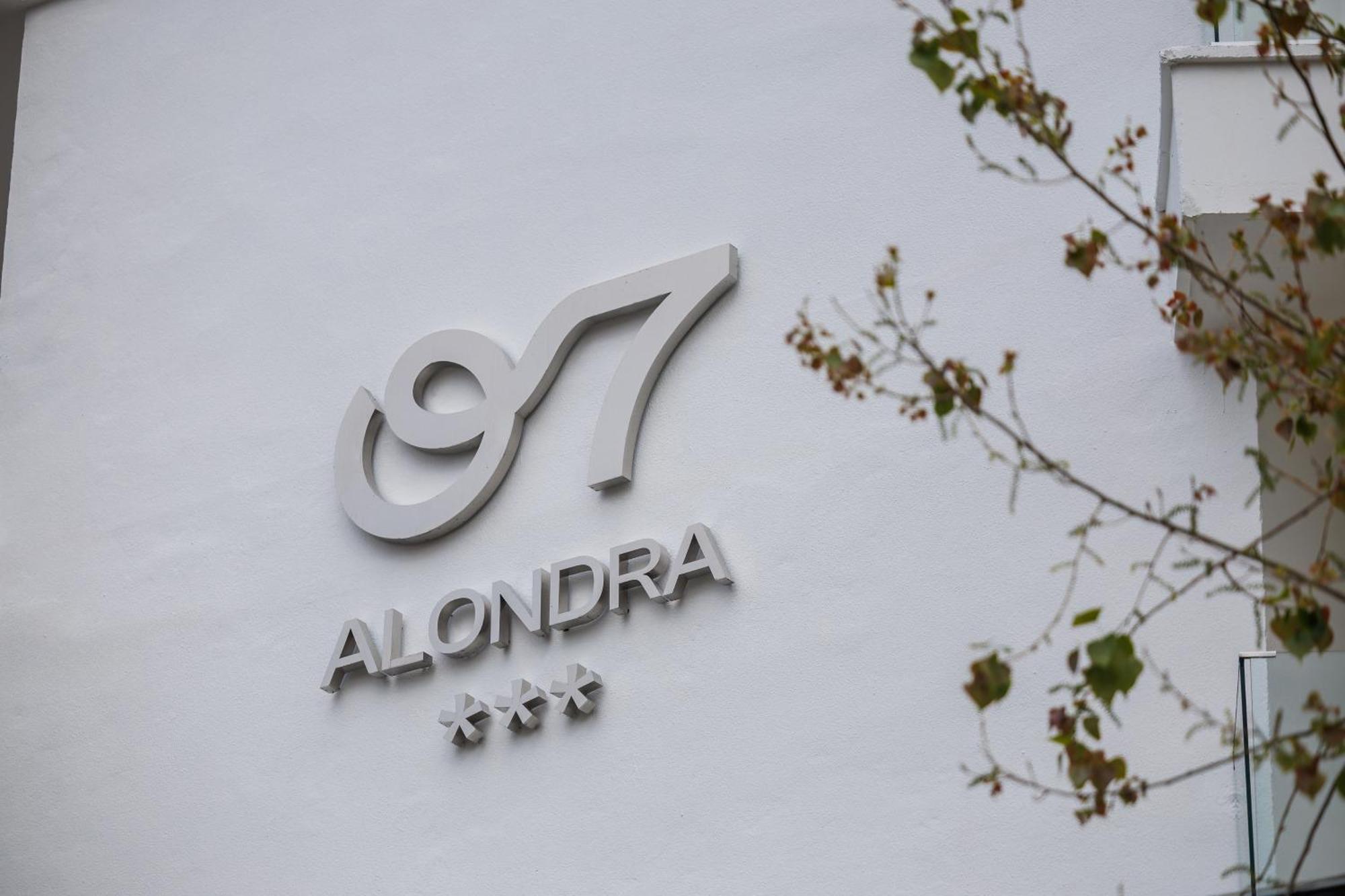 Hotel Alondra Cala Ratjada  Buitenkant foto