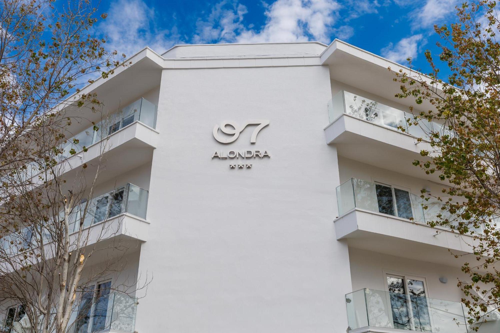 Hotel Alondra Cala Ratjada  Buitenkant foto